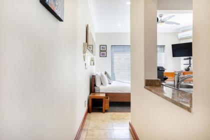 Backup-Powered Camps Bay Garden Apartment - image 18