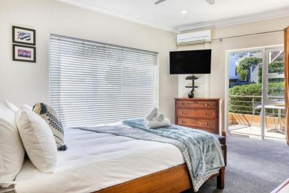 Backup-Powered Camps Bay Garden Apartment - image 8