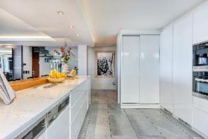 Barley Beach Luxury Penthouse - Camps Bay - image 2