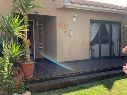 Large 5 Bedroom Villa close to blouberg beach - image 9