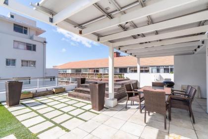 2 Bed Green Point Apartment - image 1