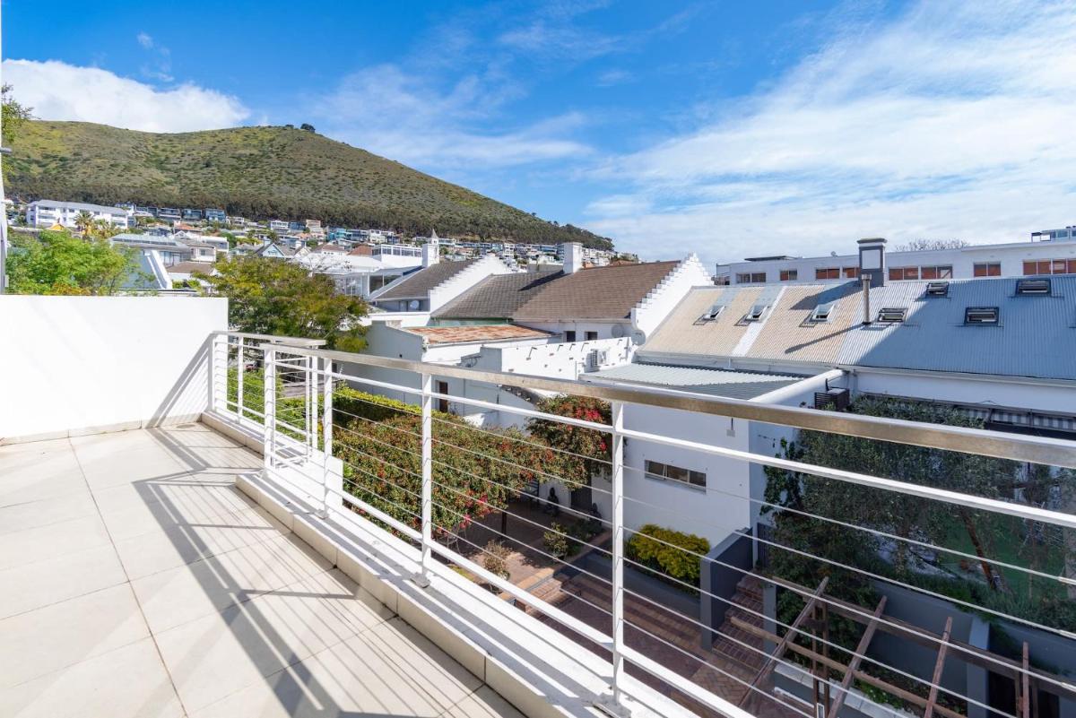 2 Bed Green Point Apartment - image 6