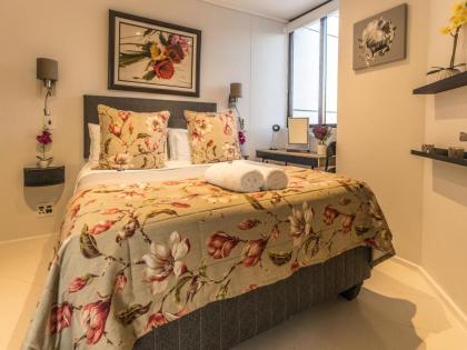 Sea Point Luxury Best Position 1 Bedroom Apartment Queen Size Bed & Inverter For TV Cape Town 