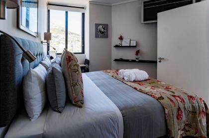 Sea Point Luxury Best Position 1 Bedroom Apartment Queen Size Bed & Inverter For TV - image 10