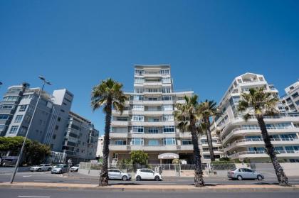 Luxe Seaside Apartment with Ocean Views - image 2