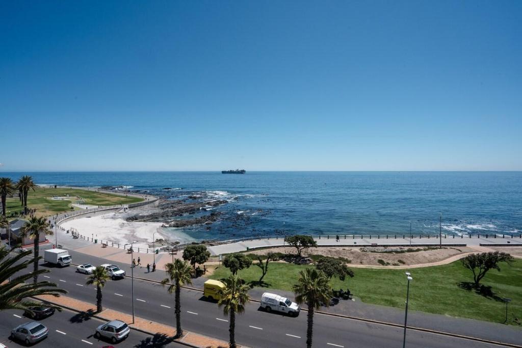 Luxe Seaside Apartment with Ocean Views - image 3