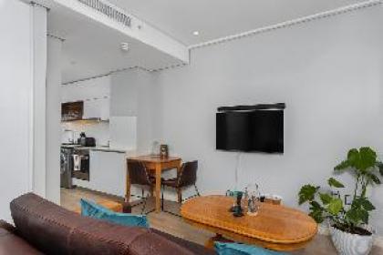 Elegant Studio Apartment on Bree Street - image 3