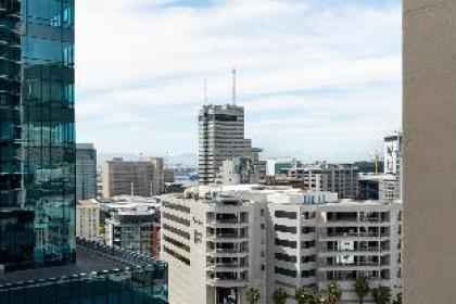 Elegant Studio Apartment on Bree Street - image 6