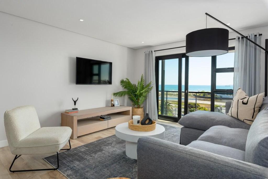 Brand New Seaside Apartment  Views  Lagoon Beach - main image