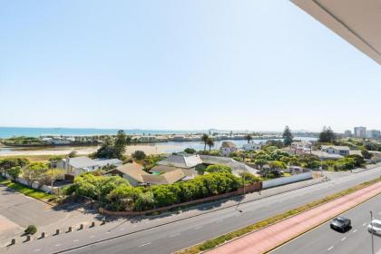 Brand New Seaside Apartment  Views  Lagoon Beach - image 12