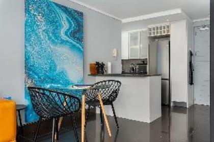 Oasis on Adderley  1-bed Loft  Balcony  Pool - image 9