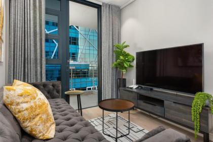 Modern Designer Apartment in Bree Street - image 18