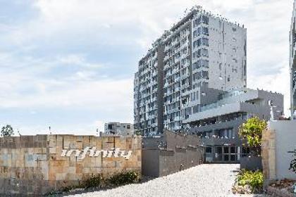 Beachfront Apartment  Ocean Views  Gym & Pools - image 18