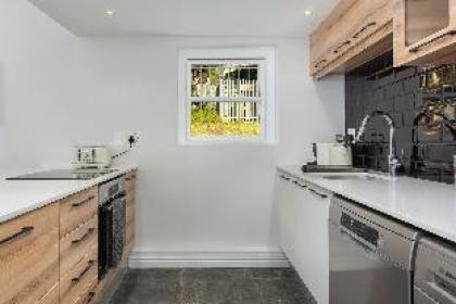 Serviced 3 Bedroom Semi-Detached  Point Break - image 7