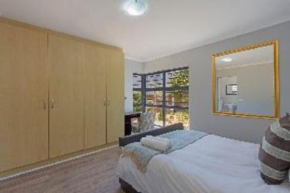 Three Bedroom Holiday Home - Royal Ascot Cape Town - image 7