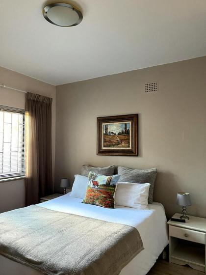 Lovely Guest Suite for Family of 4 Cape Town