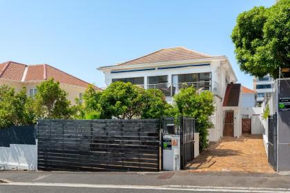 Gorgeous Bantry Bay Oasis - image 11