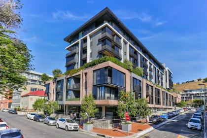 De Waterkant stylish unit no loadshedding - image 1