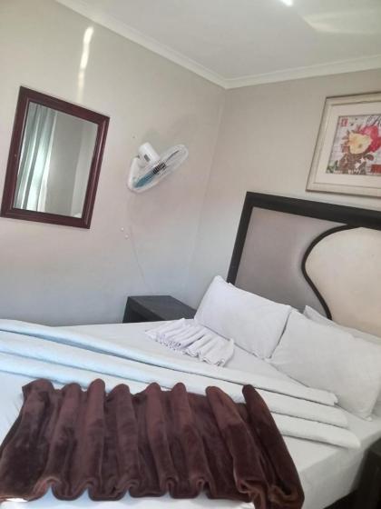 Essential Guest House Parow - image 6