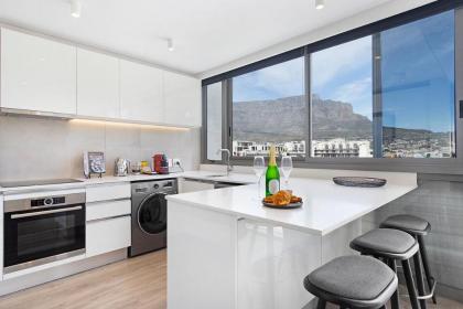 Panoramic Mountain Views - 702 on Strand Cape Town - image 15