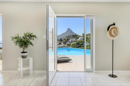 Callisto Camps Bay - Villa with Pool & Ocean Views - image 9