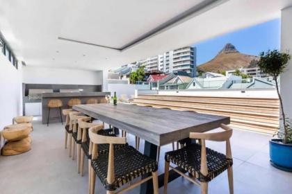 Modern and bright 1BD APT in sunny Sea Point - image 14