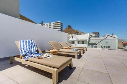 Modern and bright 1BD APT in sunny Sea Point - image 18