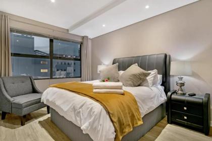 2 BD Penthouse in the heart of the Mother City - image 13