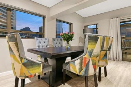 2 BD Penthouse in the heart of the Mother City - image 8