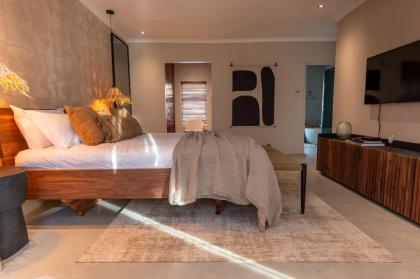 The 5 Apostles Amazing beautiful spacious villa in Campsbay to enjoy a holiday - image 13