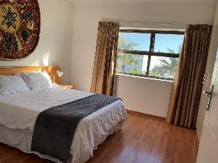 Three Beds in Coral Road - image 5