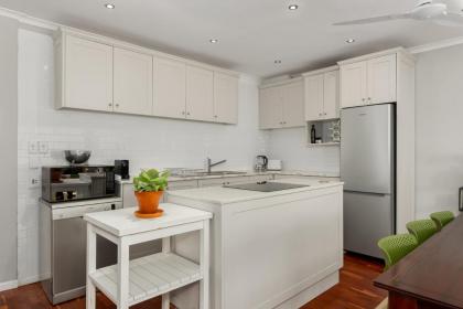 Shaftesbury Luxury Apartments - image 13