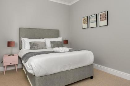 Shaftesbury Luxury Apartments - image 15