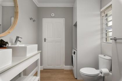 Shaftesbury Luxury Apartments - image 16