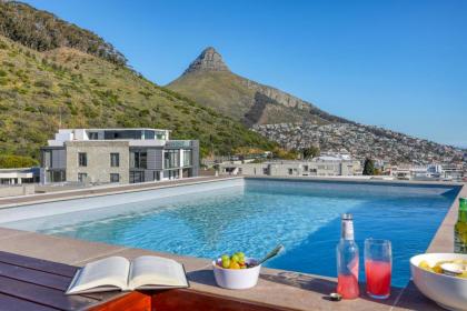 Alpha One Penthouse - Sea Point penthouse with rooftop pool and views Cape Town 