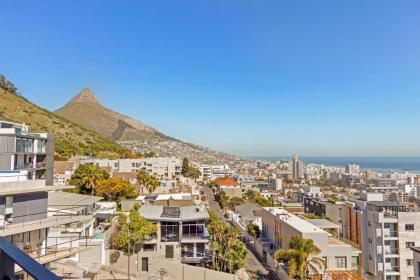 Alpha One Penthouse - Sea Point penthouse with rooftop pool and views - image 16