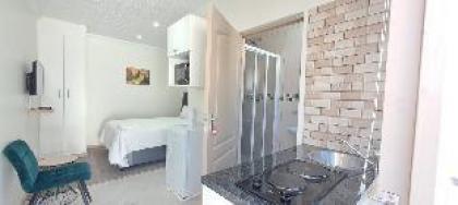 Haresca Luxury Accommodation - image 11