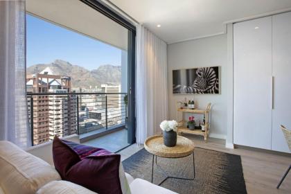 Unique studio with stunning Table Mountain views - image 17