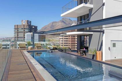 Unique studio with stunning Table Mountain views - image 8