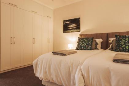 Green Parrot Holiday Apartment - image 15