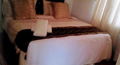 Zagorskis Bed and breakfast - Deluxe Room - image 2