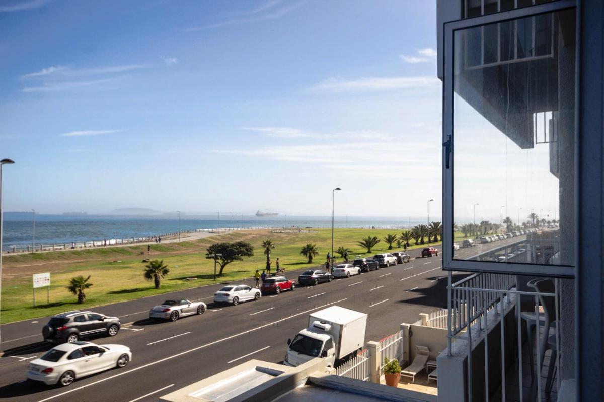 Mouille Point Places - Studios & Apartments - image 3