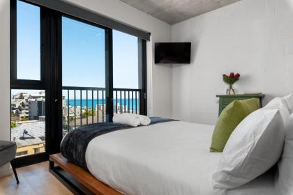 Stylish Fresnaye Studio - The Ivory 403 Cape Town 