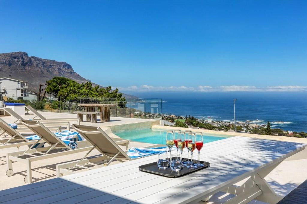 Two Views - Gorgeous 7 Bedroom Villa in Camps Bay - main image