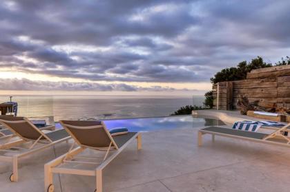 Two Views - Gorgeous 7 Bedroom Villa in Camps Bay - image 18