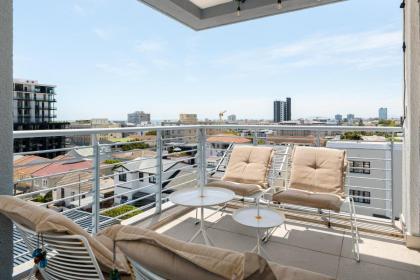 Penthouse Living in Sea Point l Ocean Views - image 11