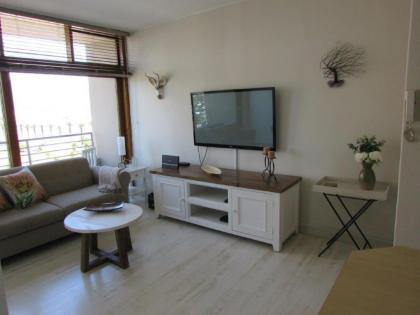 Table Mountain View Apartment - image 2