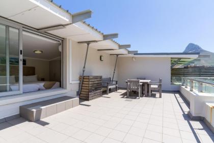 The Crystal - Spectacular Sea Views In Camps Bay - image 20