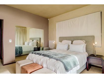 Oudekraal Lodge - comfortable and spacious 3-bedroom holiday - image 10