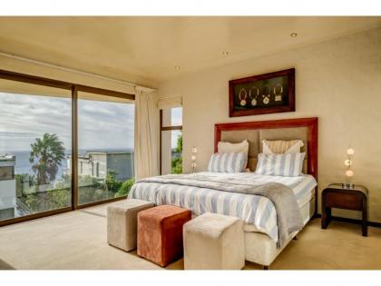 Oudekraal Lodge - comfortable and spacious 3-bedroom holiday - image 2